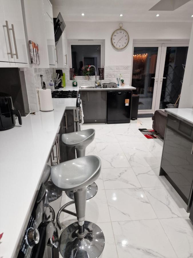 Linx View 4 Bedroom House เกรฟเซ็นด์ ภายนอก รูปภาพ